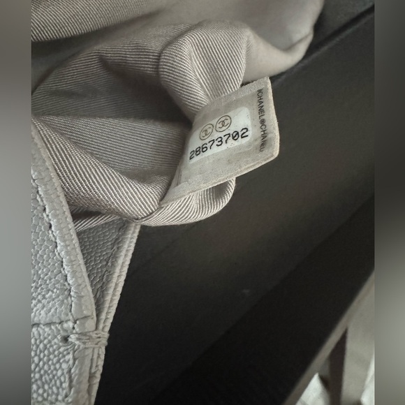 CHANEL New full set Chanel Grey hard to find color medium boy bag - Picture 13 of 13